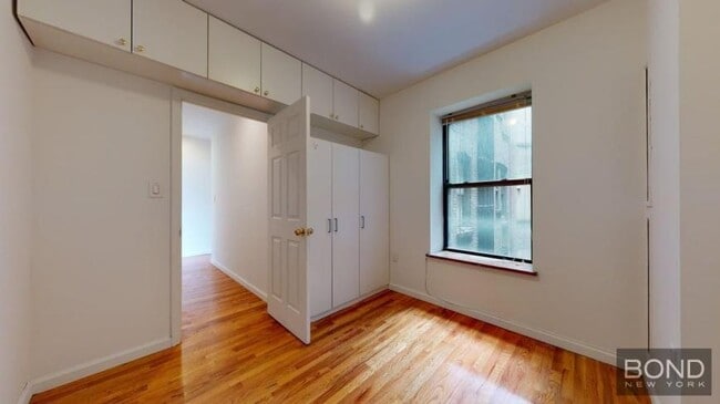 Building Photo - 4 bedroom in Manhattan NY 10003