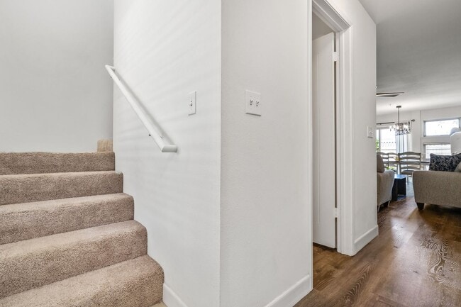 Building Photo - Furnished Townhome with Garage, 3 bedroom/2.5 Bathroom at Kamalani Flats