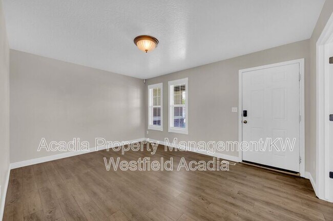 Building Photo - 25 E 2250 N