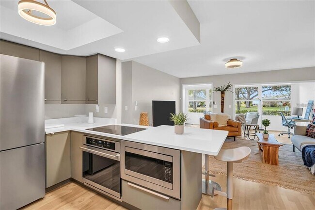 Building Photo - 1227 Queen Anne Dr