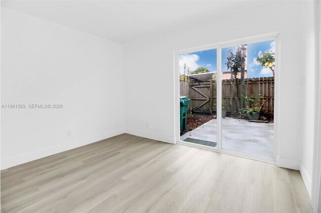Building Photo - 10921 SW 70th Terrace