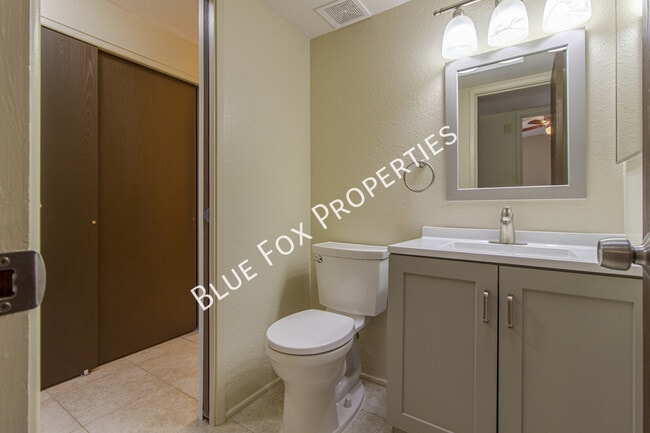 Building Photo - 2618 S Camino Seco