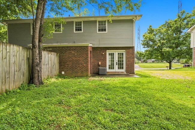 Building Photo - 758 McPherson Dr
