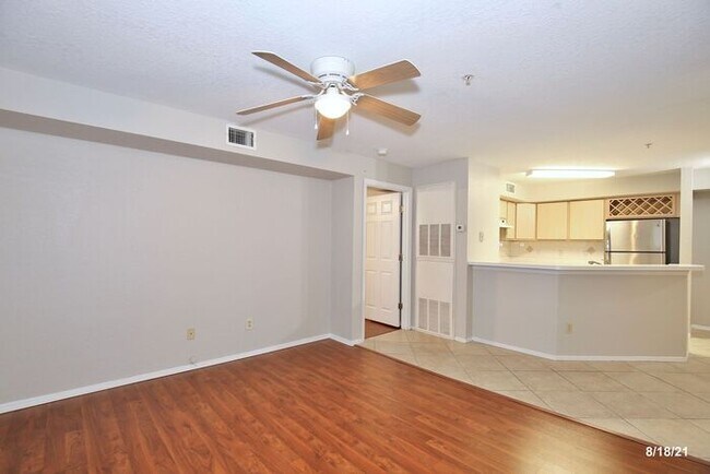 Building Photo - Gorgeous 2/2 Condo with Bonus Room for Office/Den in the Gated Community of Bona Vista - Altamont...
