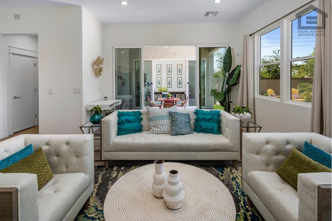 Building Photo - 3Bed/2.5Bath Modern House in Goodyear! -- MODERN FINISHES!