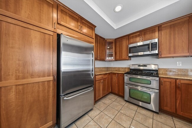 Building Photo - Beautiful Remodeled 2-Bedroom Single-Story Condo