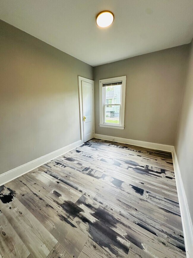 Building Photo - 4014 Cypress Ave
