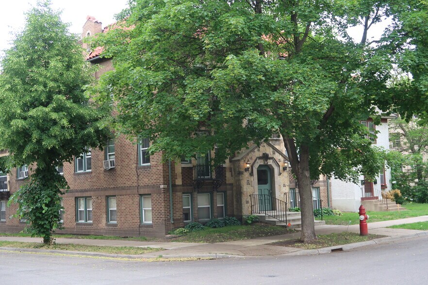 Exterior - 3252 Fremont Ave S
