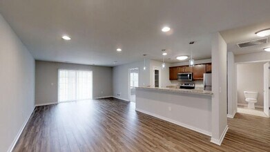 Building Photo - **RENT SPECIAL** - Upper 2 Bedroom 2 Bathroom Apartment is Available