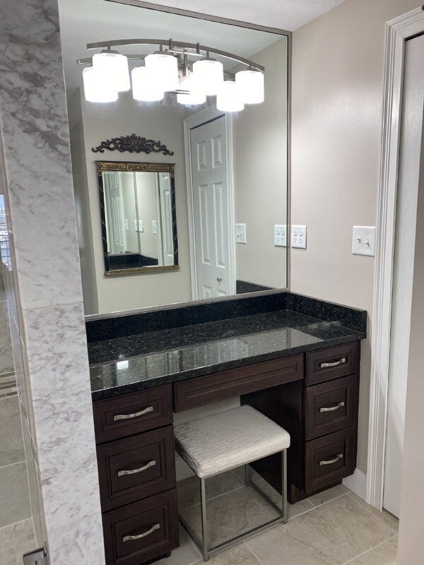 Building Photo - 404 S Beach St