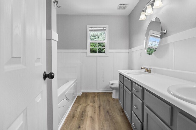 Building Photo - 1644 Cedar Springs Cir