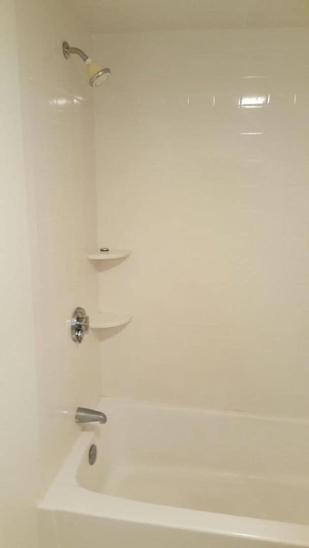 Building Photo - Providence/Smith Hill – Two bed First Floo...