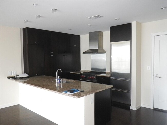 Building Photo - 3325 Piedmont Rd NE