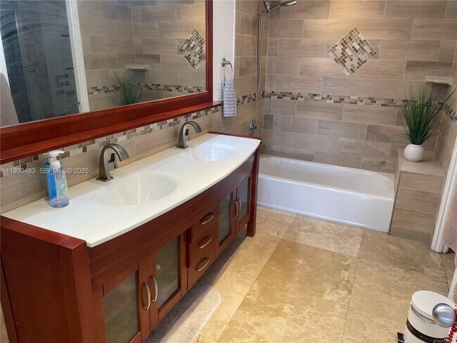 Building Photo - 210 174th St