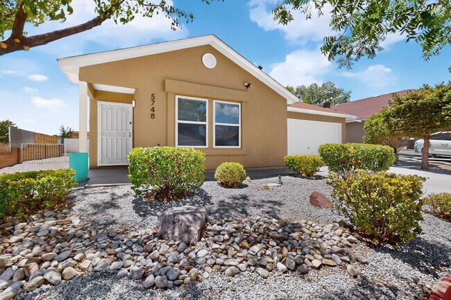 Building Photo - 5748 Pinon Flats Rd NW