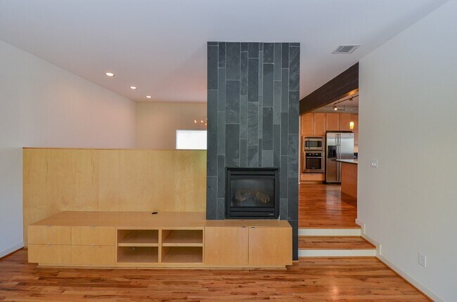 Building Photo - 1505 Utah St