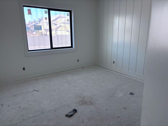 Building Photo - Gorgeous 7 bed 8 bath home with Swimming Pool and RV Garage