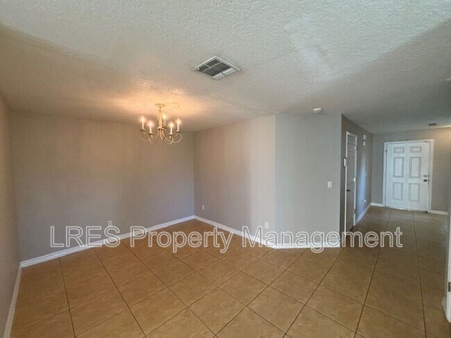 Building Photo - 4331 Aristocrat Point