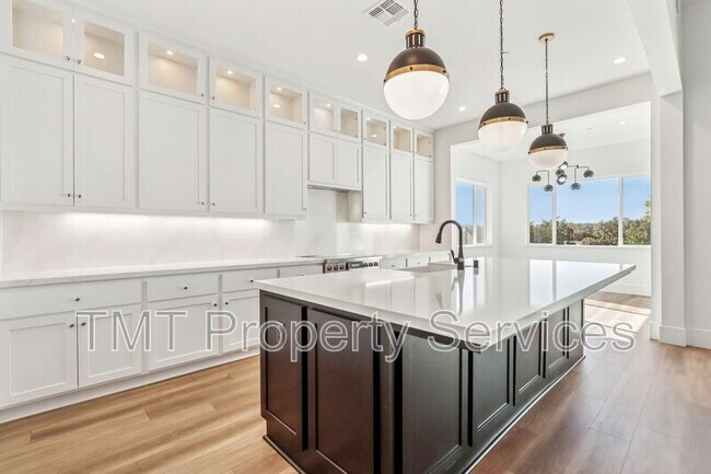 Building Photo - 1007 Bridger Dr