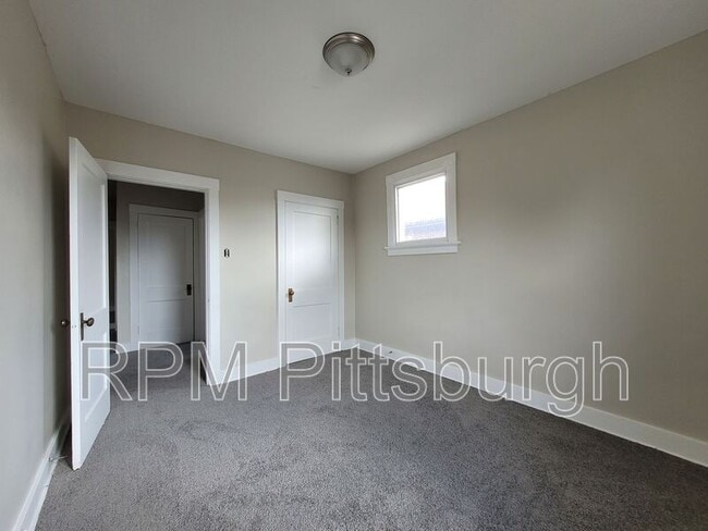 Building Photo - 3853 Brighton Rd