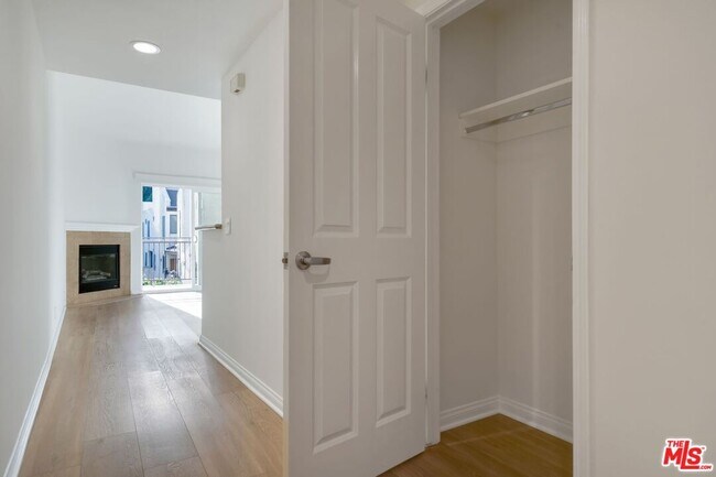 Building Photo - 1731 Corinth Ave