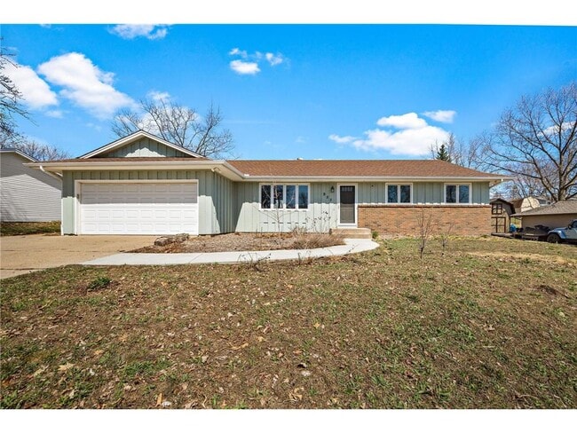 Primary Photo - 953 Redwood Dr