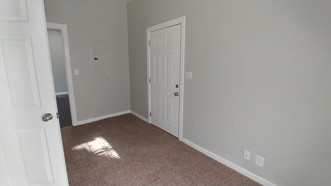 Building Photo - 47 N Xanthus Ave