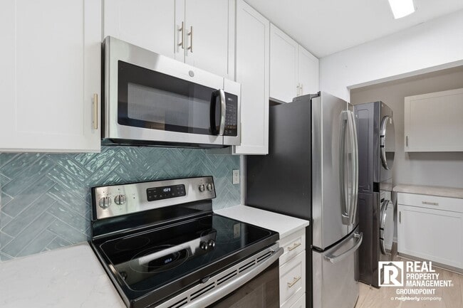 Building Photo - East Bridge Town Lofts Living | Prime Location Near Downtown Charleston