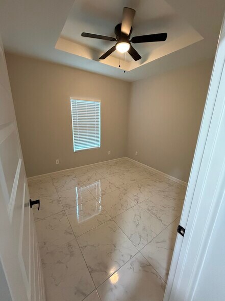 Building Photo - 1004 W 8th St