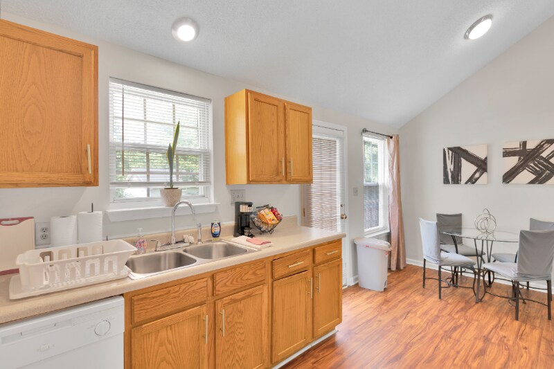 Building Photo - 1216 Eagle Ridge Dr