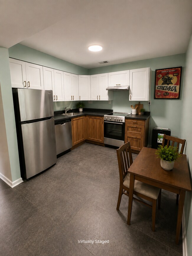 Building Photo - Spacious 4-Bedroom Home with 2 Kitchens | West Ann Arbor