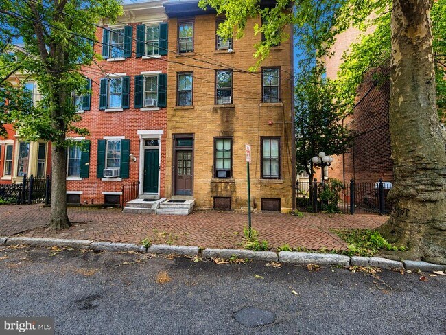 Building Photo - 26 W Union St