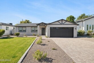 Building Photo - 4232 North 19th Pl