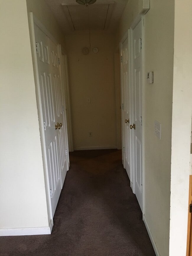 Building Photo - 2BR/2BA Duplex – Hassle-Free Living with Lawn Care Included