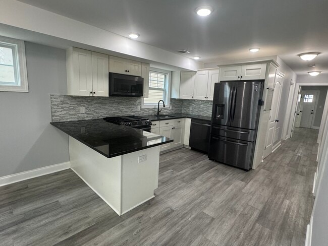 Building Photo - 44 Oxford St