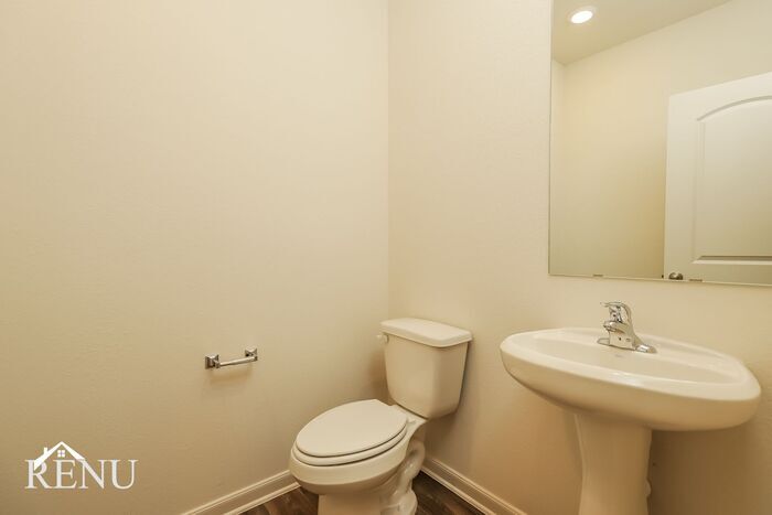 Building Photo - 11002 Chatham Ct