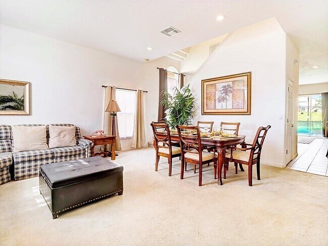 Building Photo - 153 Vizcay Way