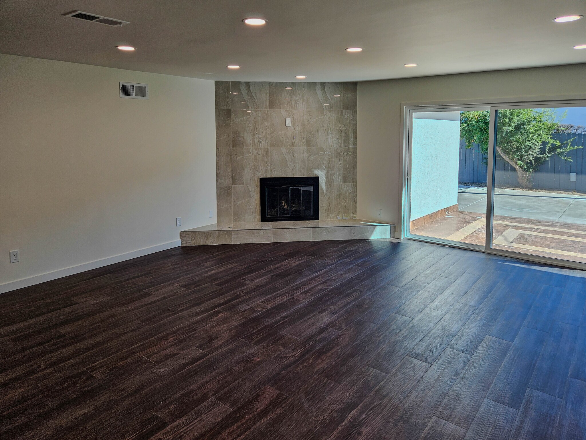Building Photo - 12948 Lull St