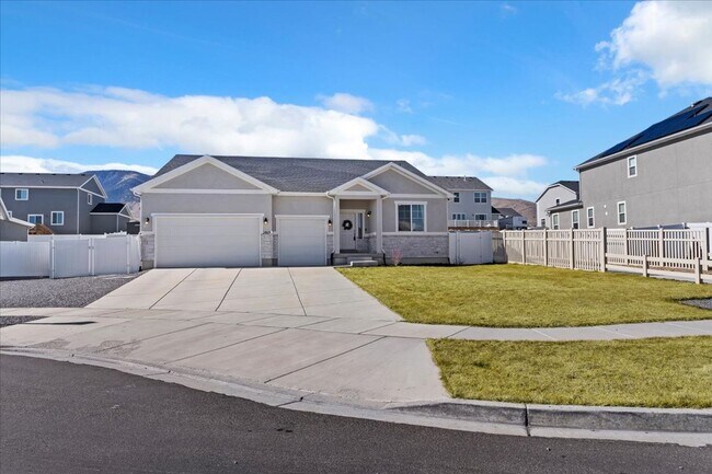 Building Photo - Gorgeous 5 Bedroom Home in Saratoga Springs!