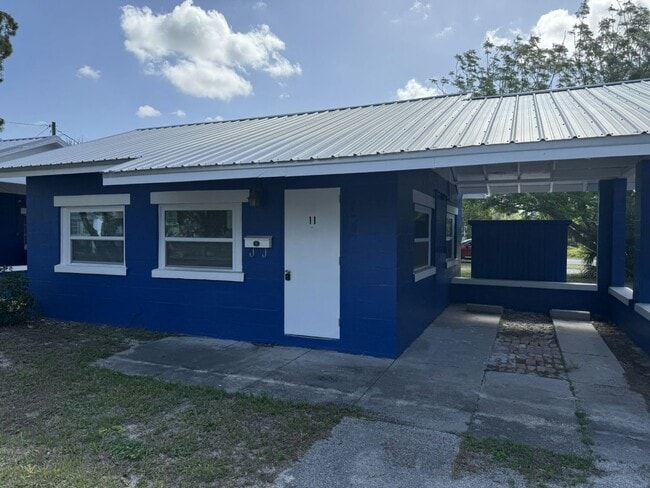 Primary Photo - 11 E Main St