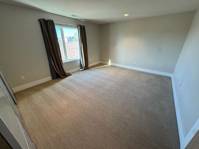 Building Photo - Perfect Sloan Lake Home with all the features and great views