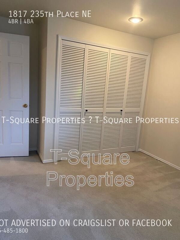 Building Photo - 1817 235th Pl NE