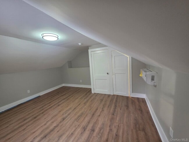 Building Photo - 263 S Mountain Rd