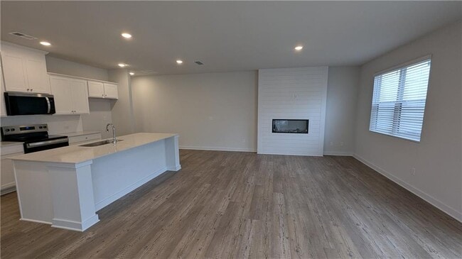 Building Photo - 1732 Harper Lily Ln