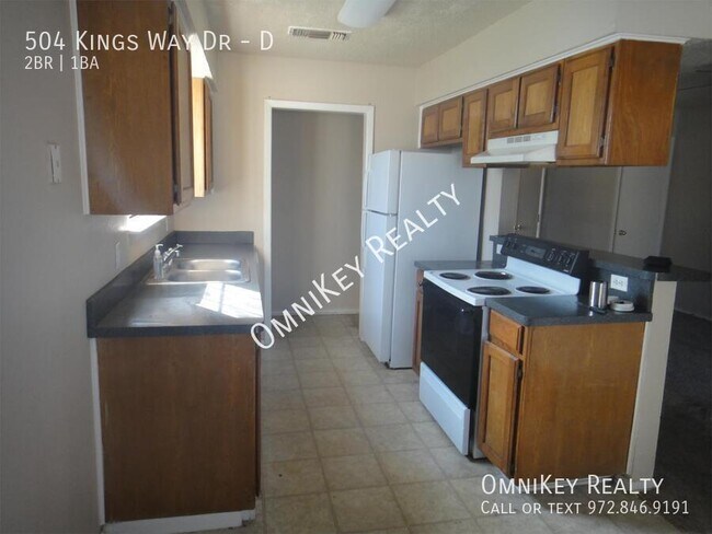 Building Photo - 504 Kings Way Dr