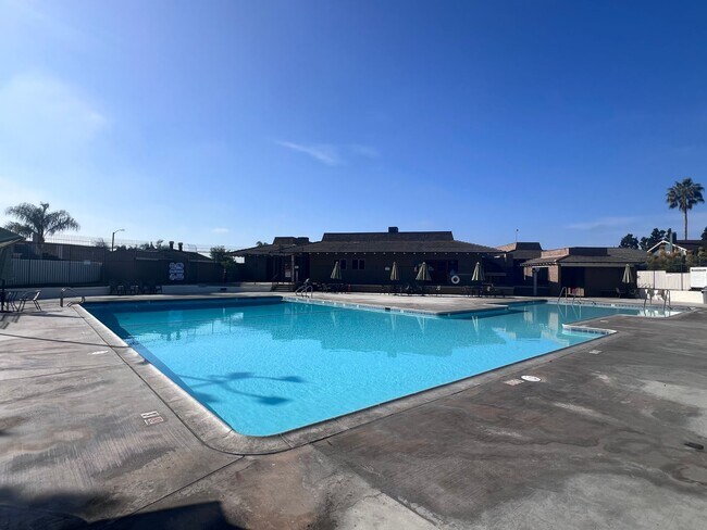Building Photo - 17755 La Rosa Ln