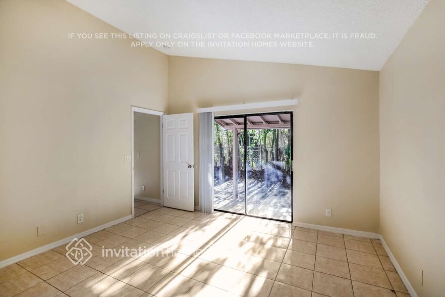 Building Photo - 4162 NW 114th Ave