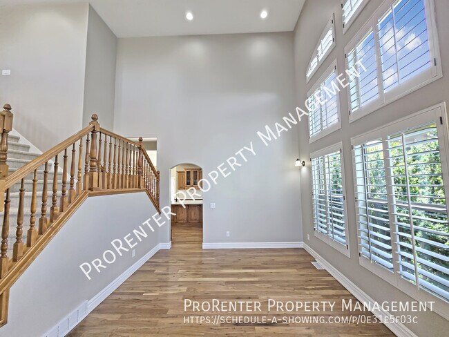 Building Photo - 843 Eaglepointe Dr