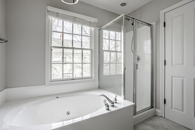 Building Photo - 12779 Tradd St