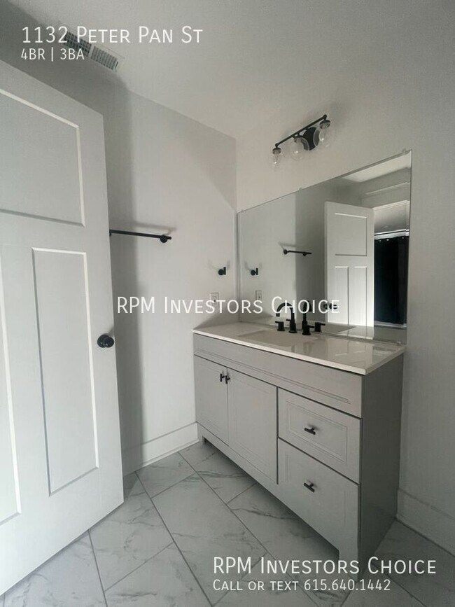 Building Photo - 1132 Peter Pan St